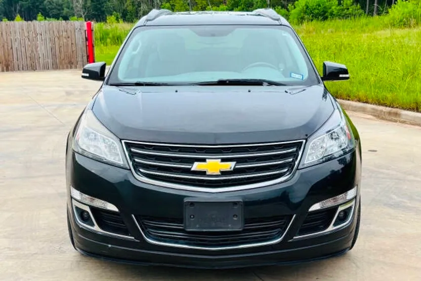 2015 Chevrolet Traverse 1LT photo 1