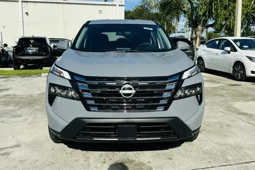 2026 Nissan Rogue SV photo 1