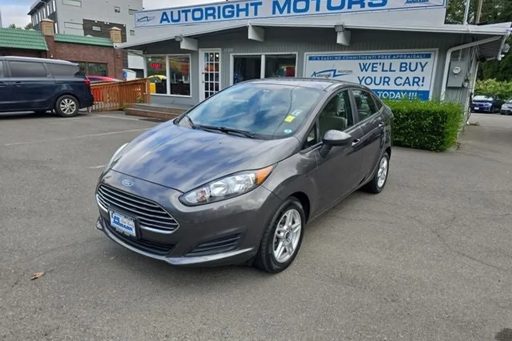 2017 Ford Fiesta SE photo 1