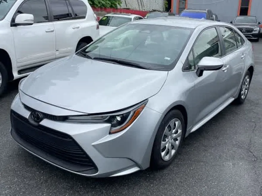 2023 Toyota Corolla SE XLE photo 1