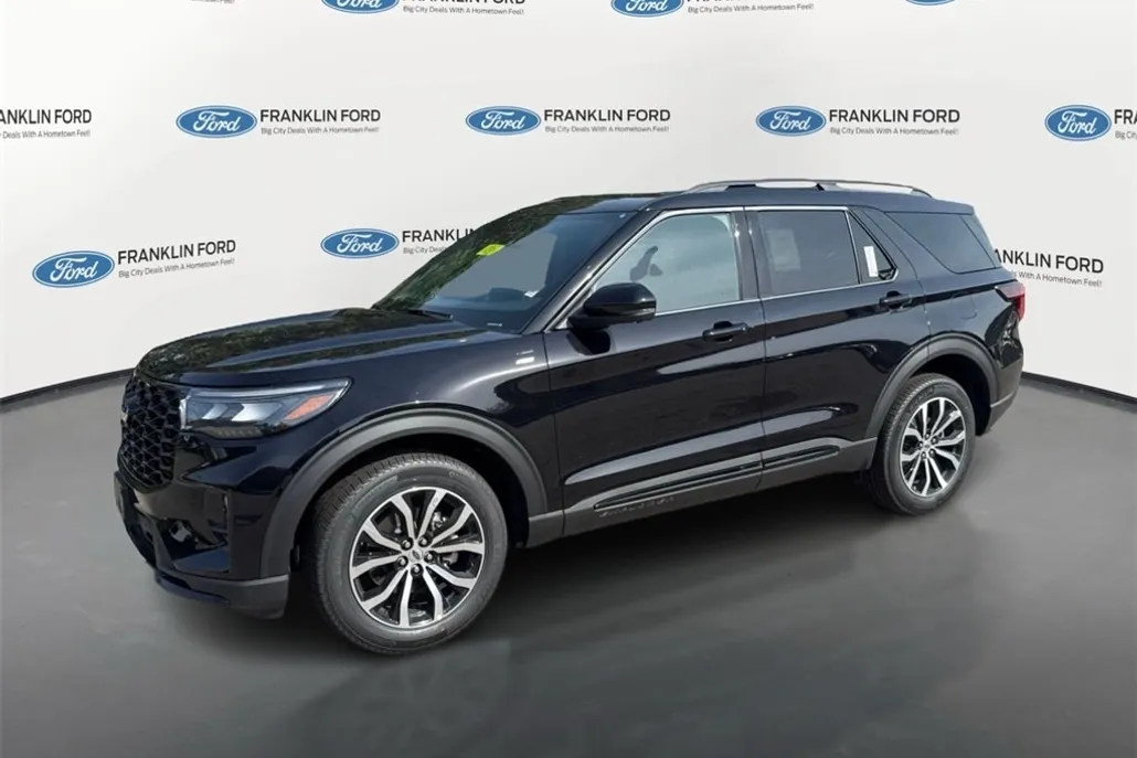 2025 Ford Explorer ST-Line photo 1