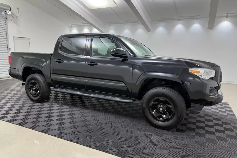 2021 Toyota Tacoma SR5 photo 1