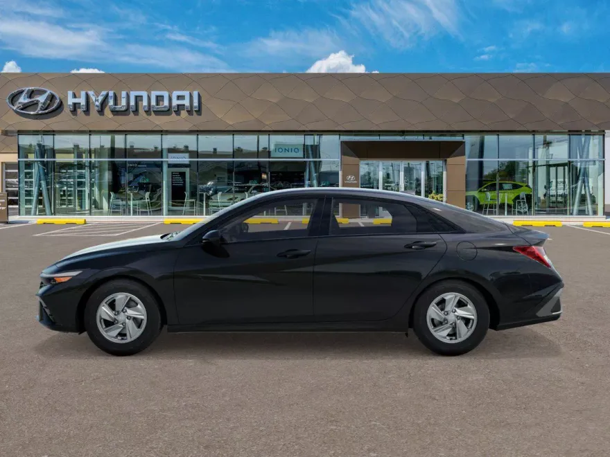 2025 Hyundai Elantra SE photo 1