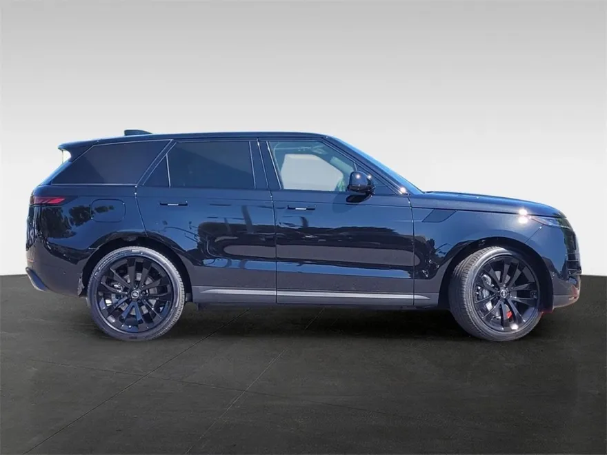 2025 Land Rover Range Rover Sport SE photo 3