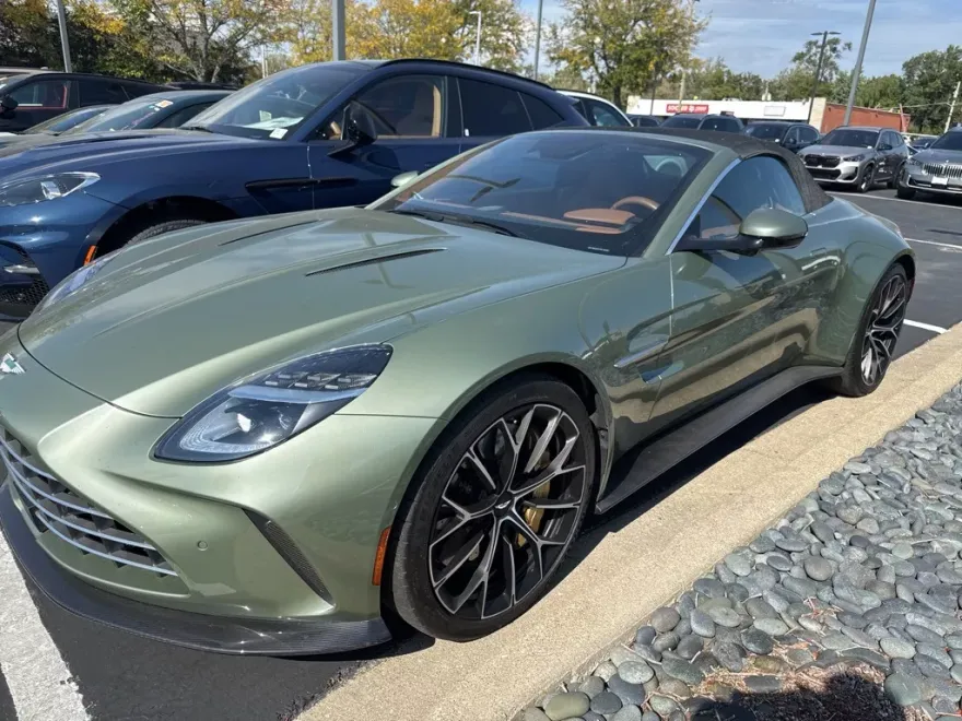 2026 Aston Martin Vantage Roadster photo 1