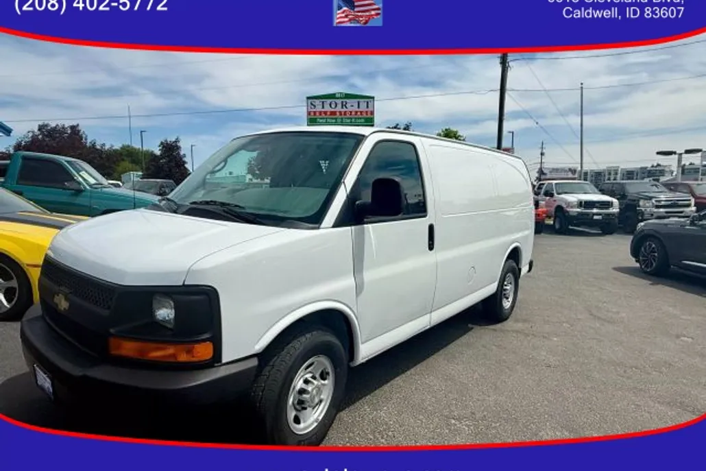 2010 Chevrolet Express 2500 Cargo Van photo 1