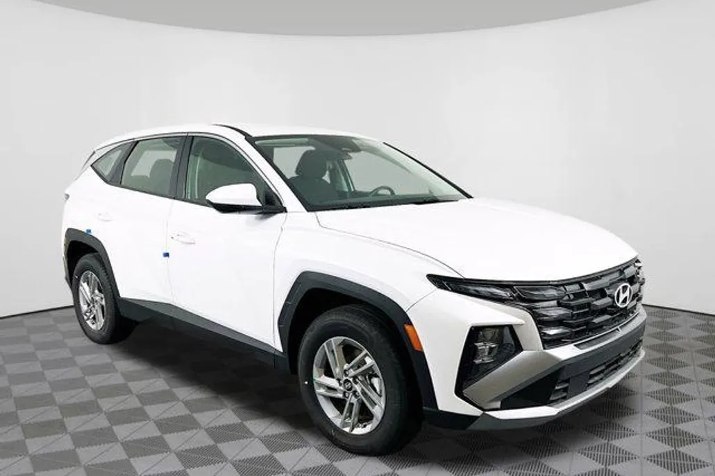 2025 Hyundai Tucson SE photo 1