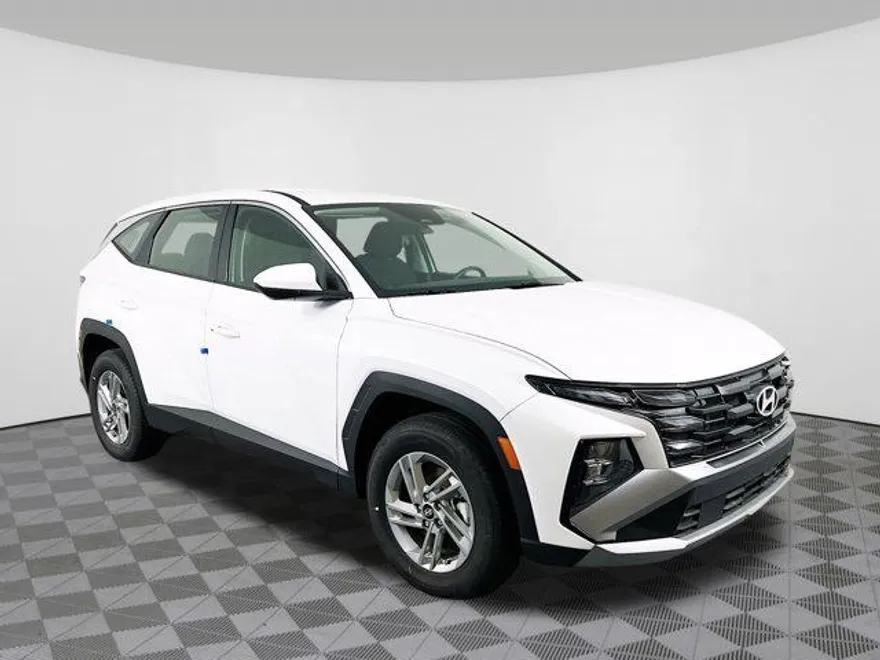 2025 Hyundai Tucson SE photo 1