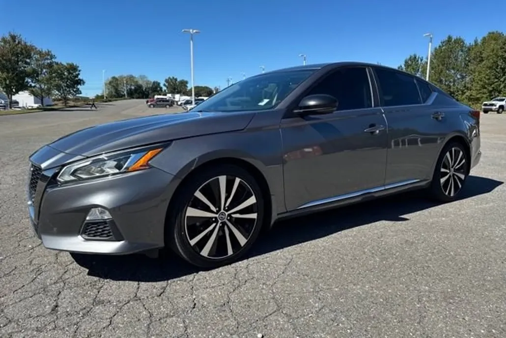 2019 Nissan Altima 2.5 SR photo 1