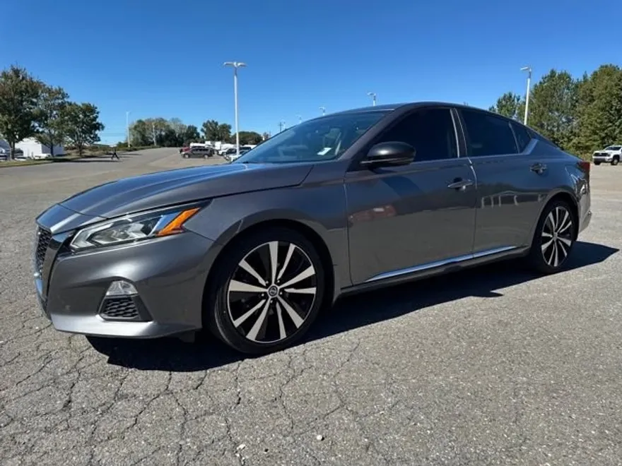 2019 Nissan Altima 2.5 SR photo 1