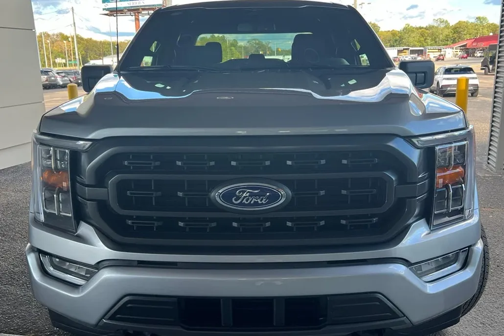 2023 Ford F-150 XLT photo 1