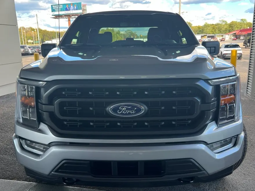 2023 Ford F-150 XLT photo 1