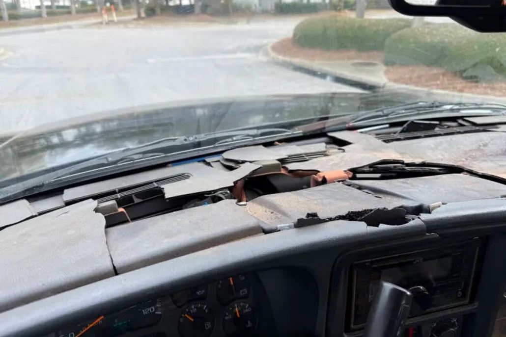 2004 Chevrolet Silverado 1500 LS photo 1