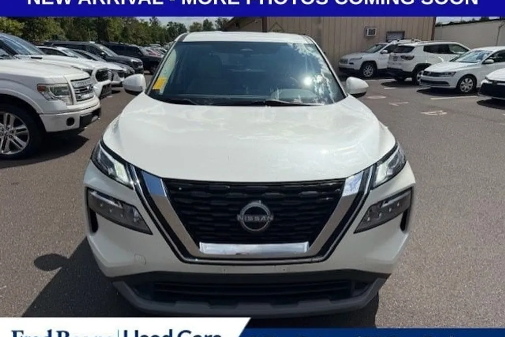2023 Nissan Rogue SV photo 1