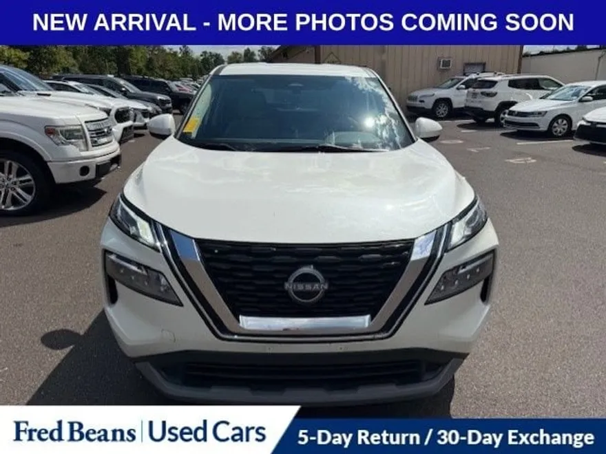 2023 Nissan Rogue SV photo 1