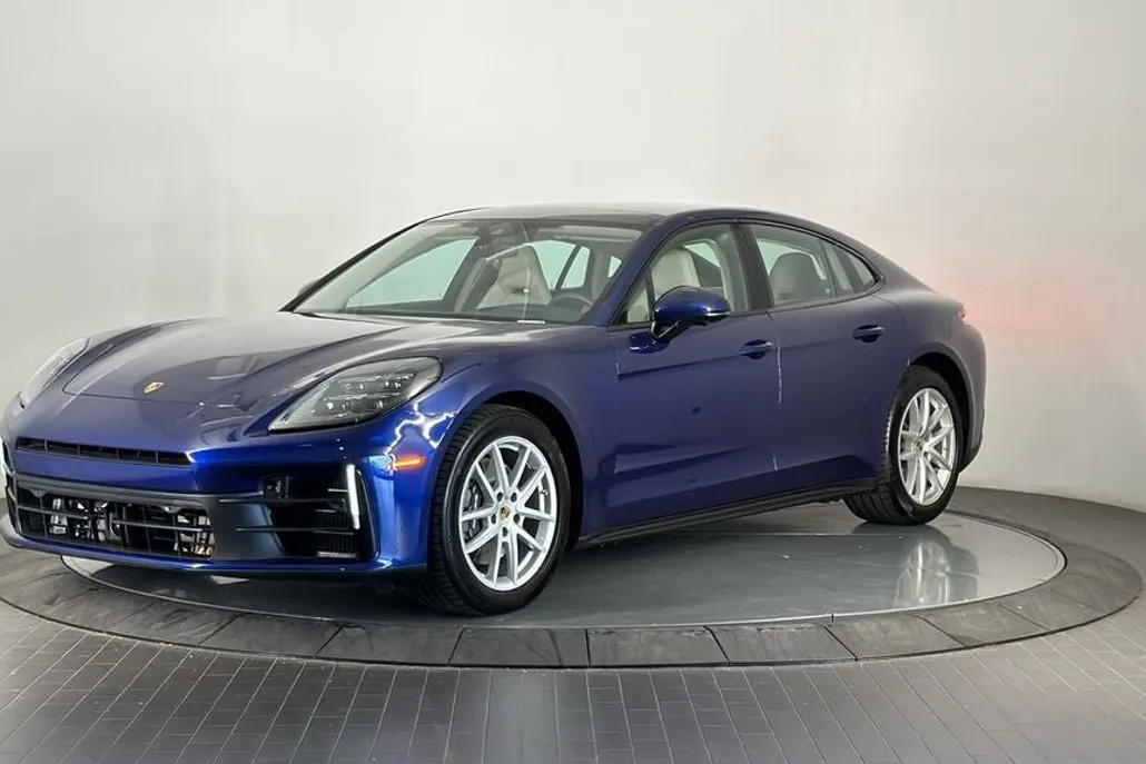 2024 Porsche Panamera Base photo 1