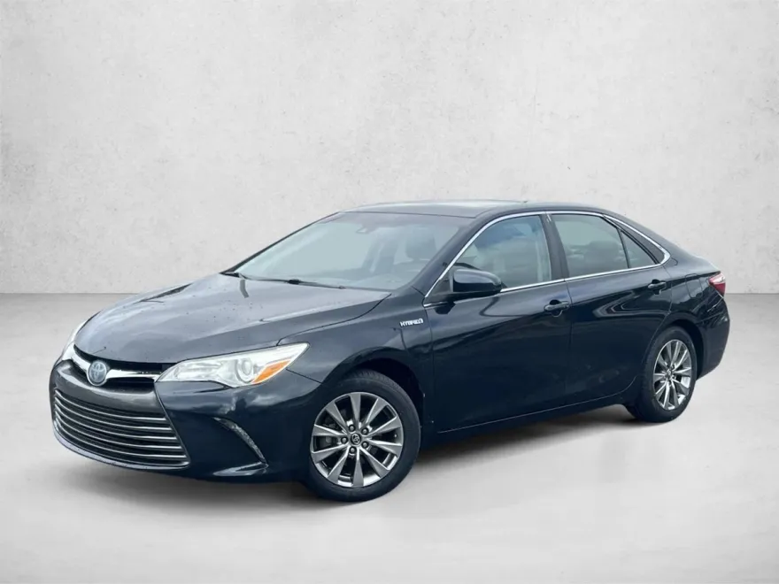 2017 Toyota Camry Hybrid XLE photo 1