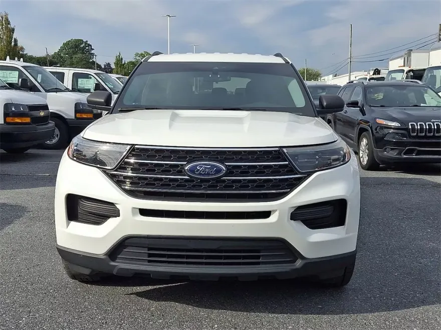 2020 Ford Explorer XLT photo 1