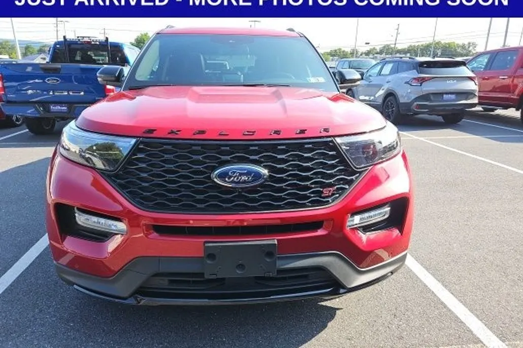 2021 Ford Explorer ST photo 1