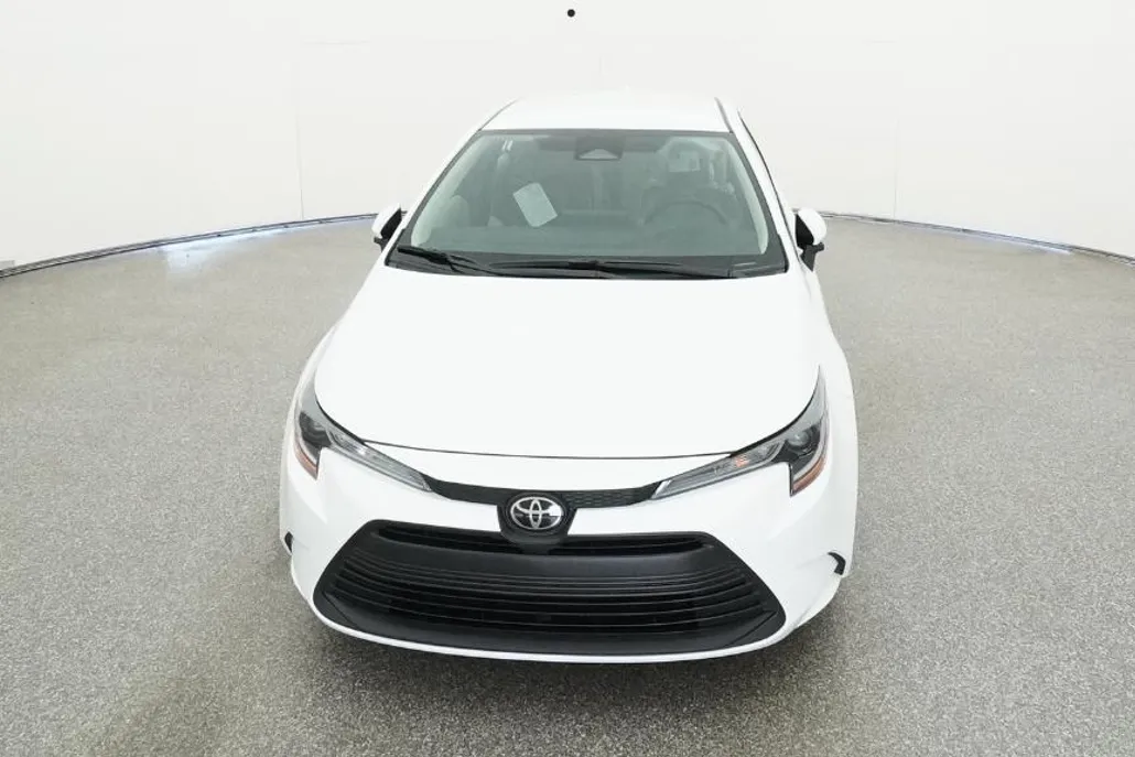 2025 Toyota Corolla LE photo 1