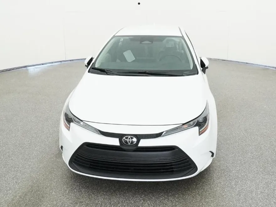 2025 Toyota Corolla LE photo 1