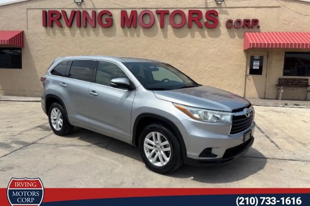 2015 Toyota Highlander LE photo 1