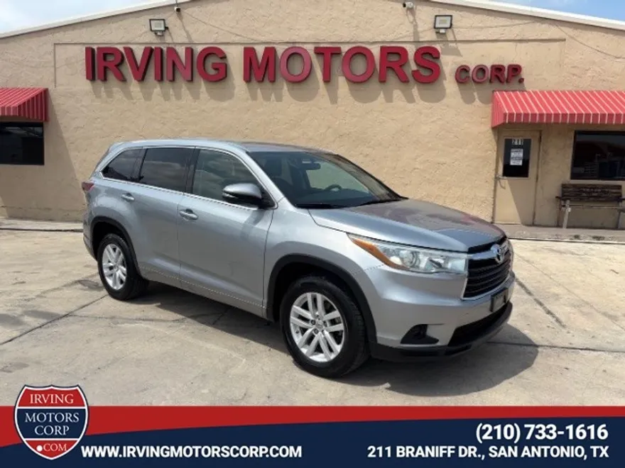 2015 Toyota Highlander LE photo 1