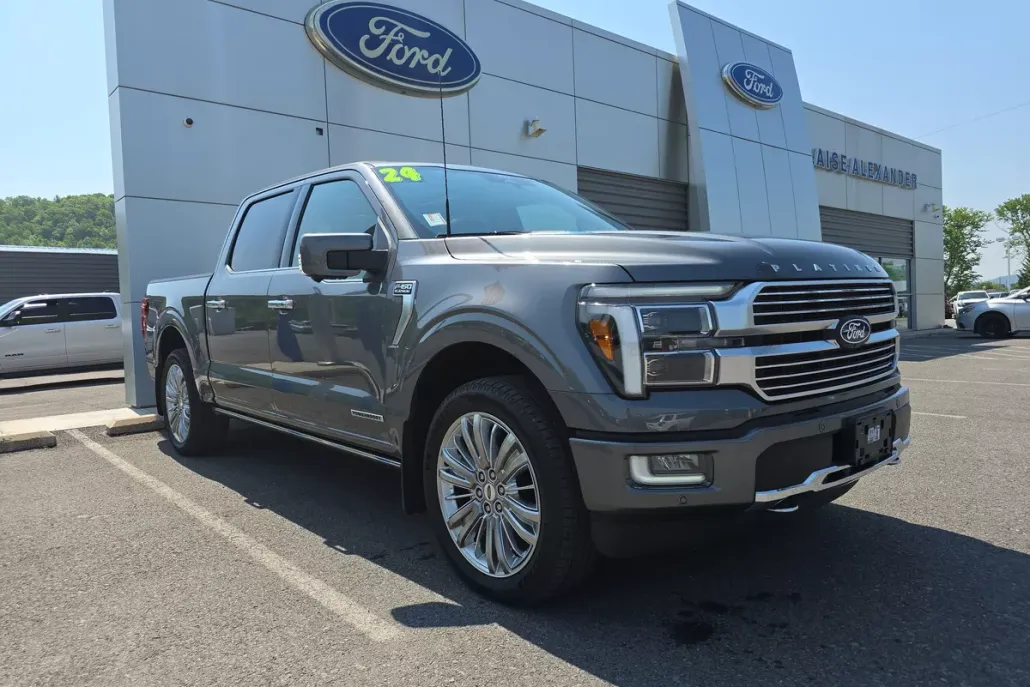 2024 Ford F-150 Platinum photo 1