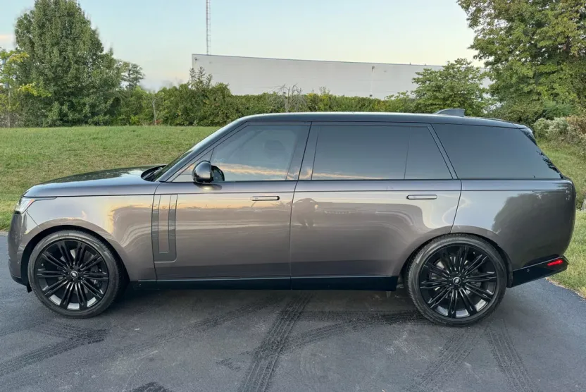 2022 Land Rover New Range Rover First Edition photo 1