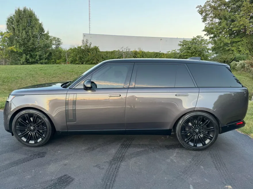 2022 Land Rover New Range Rover First Edition photo 1