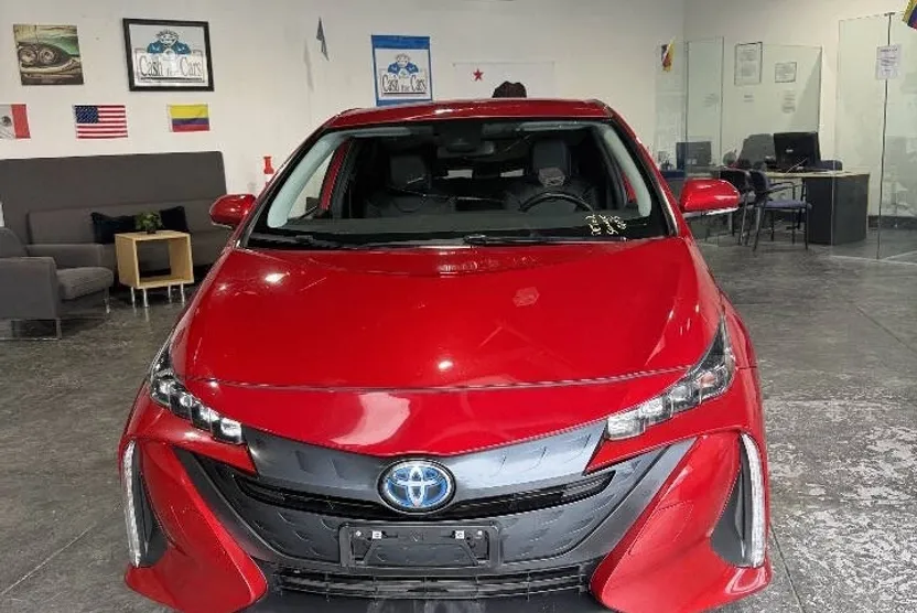 2021 Toyota Prius Prime XLE photo 1