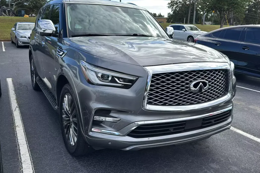2019 Infiniti QX80 Luxe photo 1