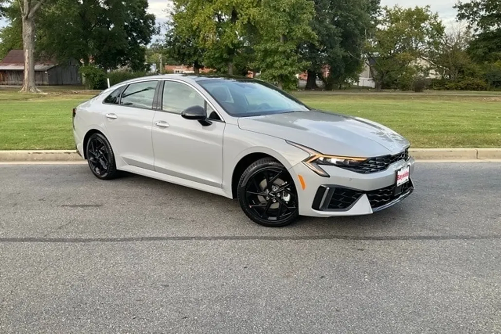 2026 Kia K5 GT-Line photo 1