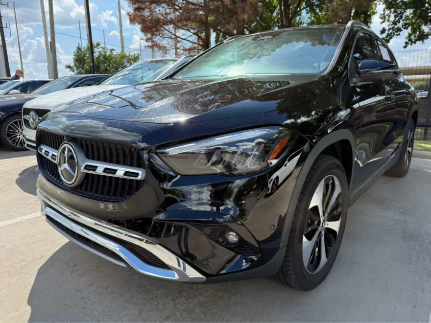 2025 Mercedes Benz GLA 250 photo 1