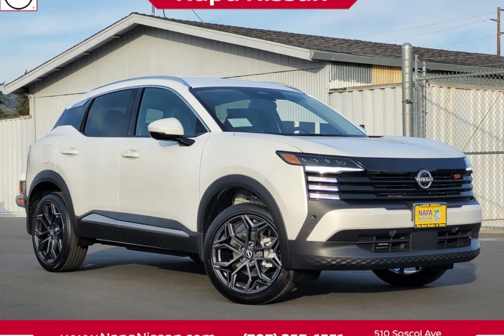 2025 Nissan Kicks SR photo 1