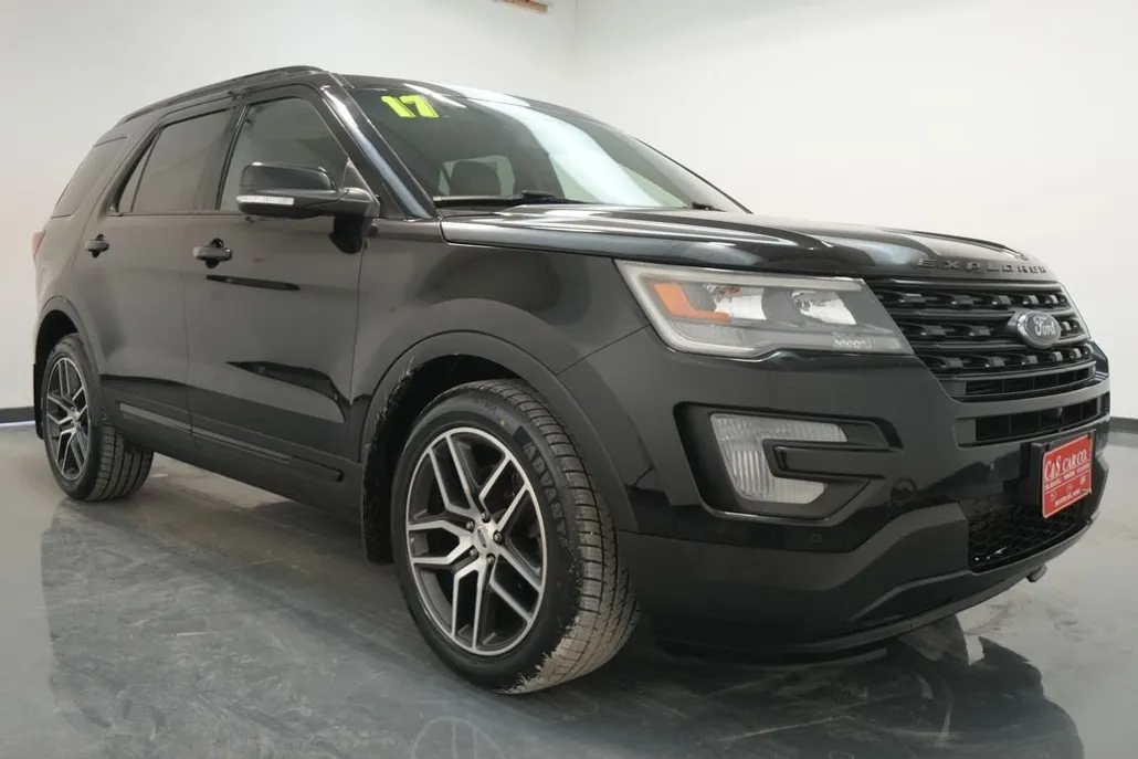 2017 Ford Explorer Sport photo 1