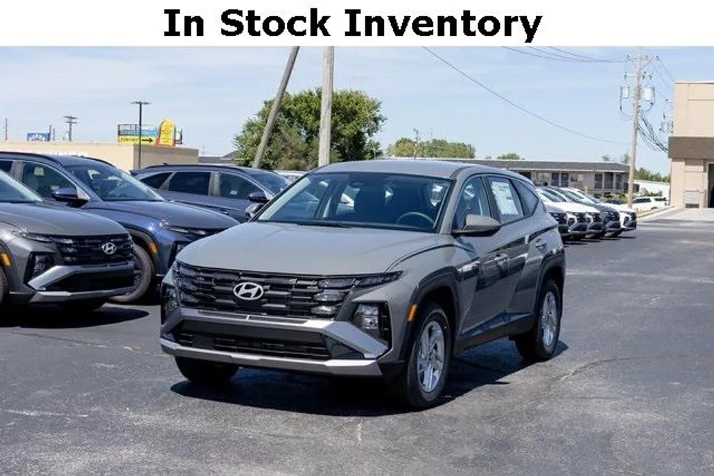 2026 Hyundai Tucson SE photo 1