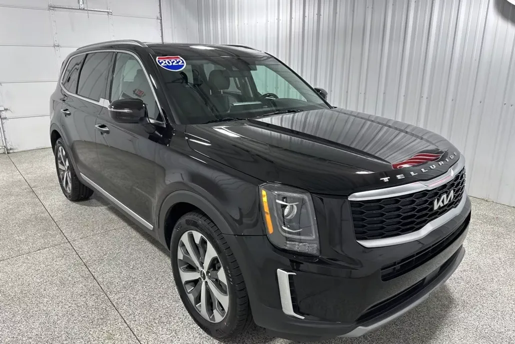2022 Kia Telluride S photo 1