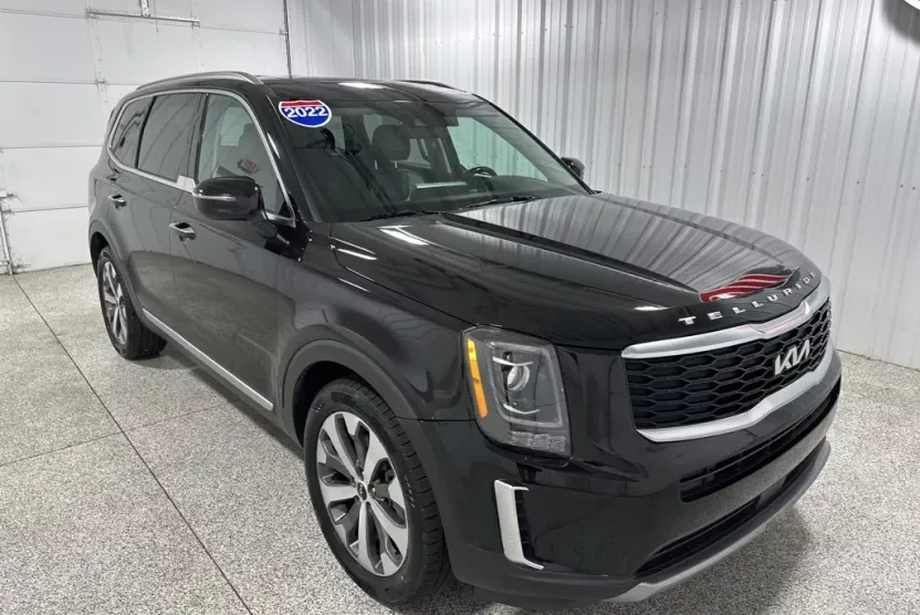 2022 Kia Telluride S photo 1