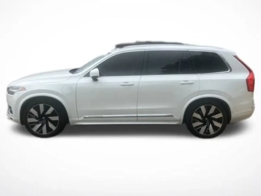 2024 Volvo XC90 T8 Ultimate photo 1