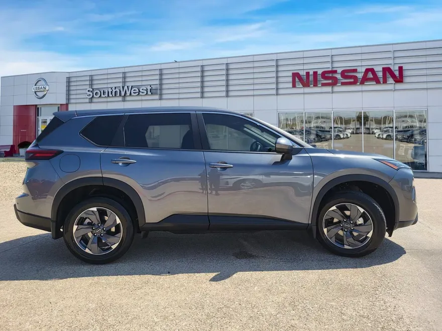 2026 Nissan Rogue SV photo 1