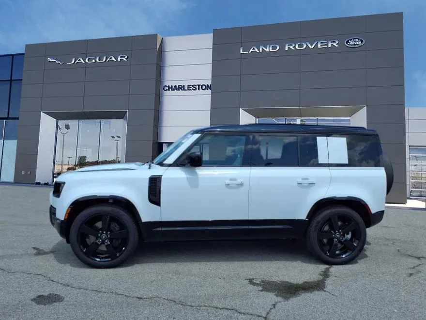 2025 Land Rover Defender X-Dynamic SE photo 1