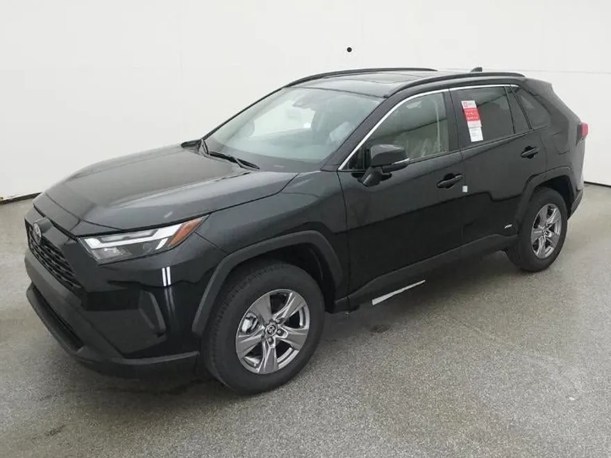2025 Toyota RAV4 Hybrid XLE photo 1