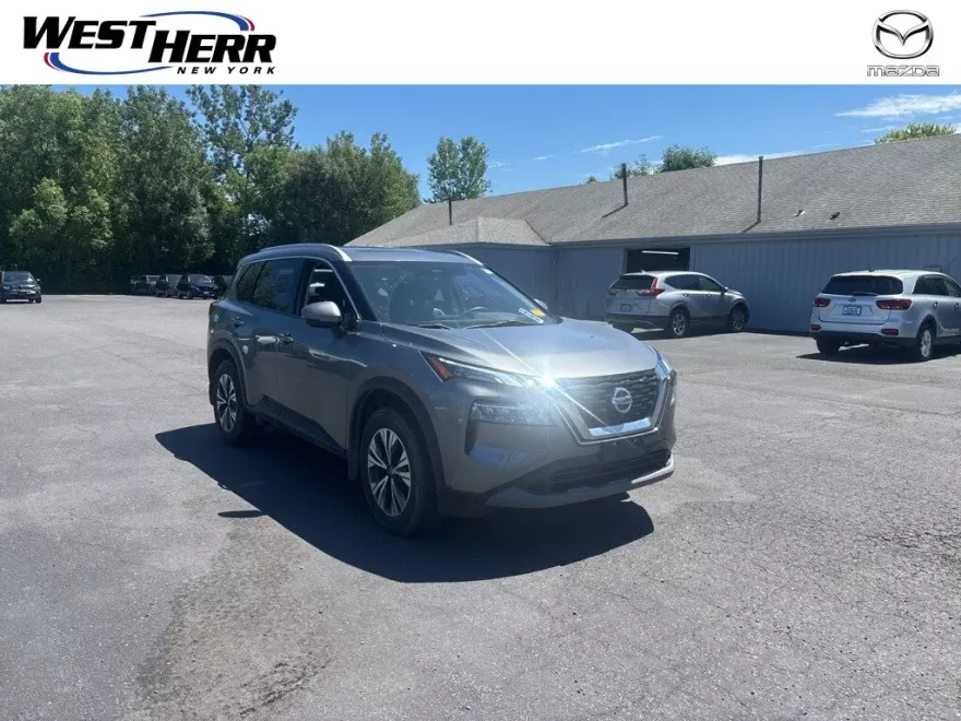 2021 Nissan Rogue SV photo 1