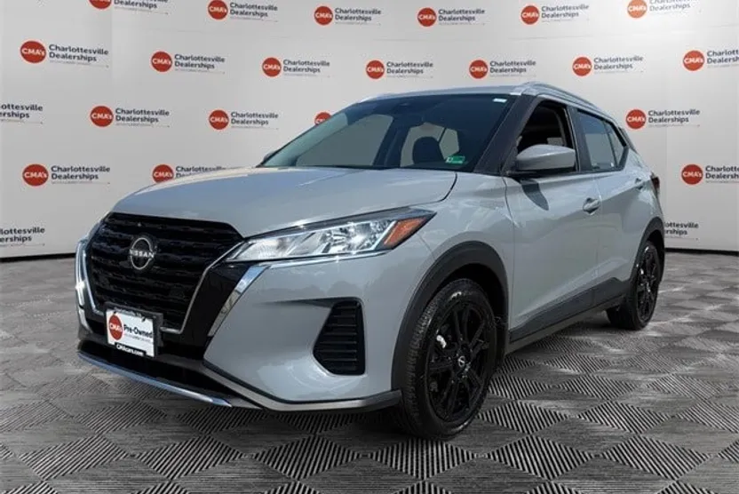 2023 Nissan Kicks SV photo 1