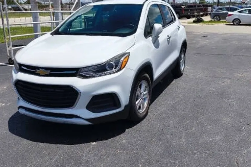 2017 Chevrolet Trax LT photo 1