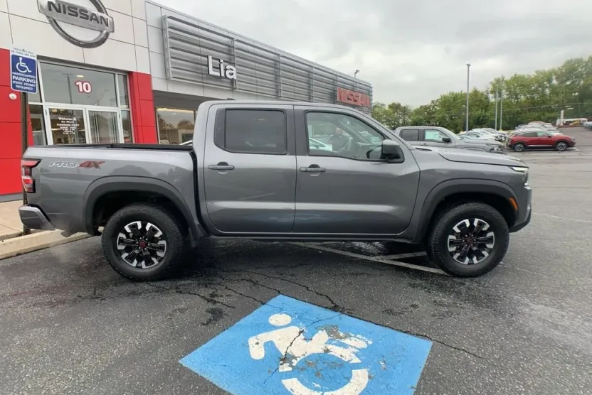 2024 Nissan Frontier PRO-4X photo 1