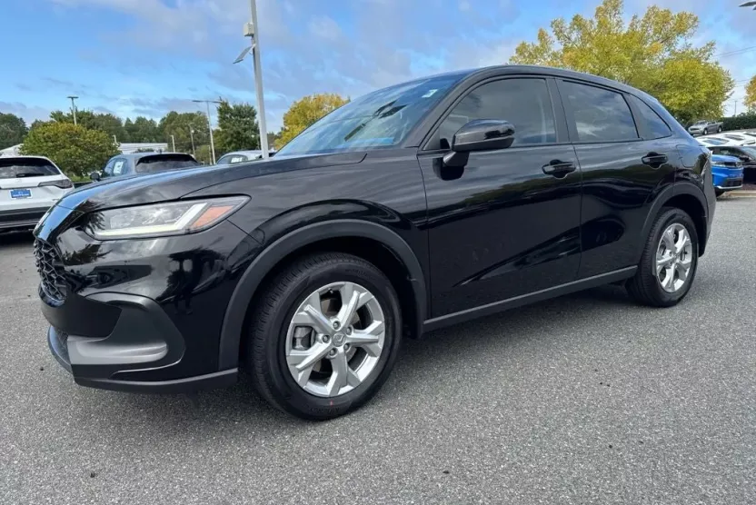 2023 Honda HR-V LX photo 1