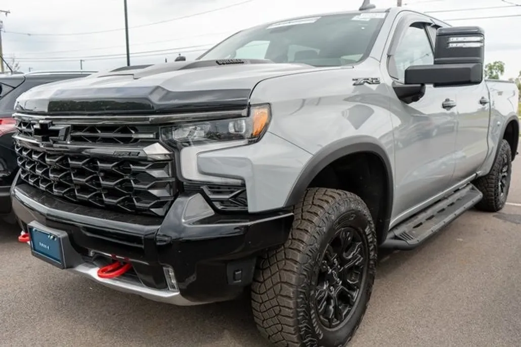 2024 Chevrolet Silverado 1500 ZR2 photo 1