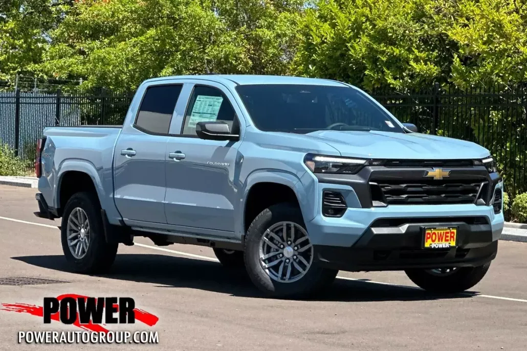 2025 Chevrolet Colorado Work Truck LT photo 1
